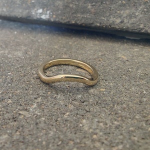 Curved Gold Wedding Ring