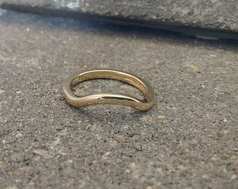 Curved Gold Wedding Ring