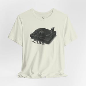 Retro Vinyl Record Tee, Music Lover Gift, Unisex T-Shirt, Vintage Style Shirt, Perfect for Festivals, Casual Wear