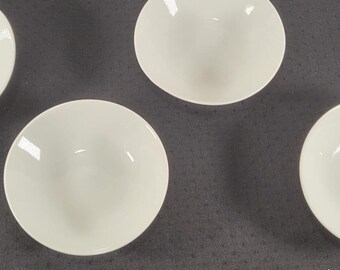 Set di 4 piccole ciotole piatte bianche, diametro 5 pollici.