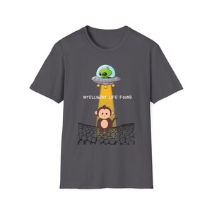 Camiseta unisex divertida de mono alienígena, regalo para amantes de los ovnis