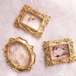 1pc Individual Mini Antique Ornate Picture Frames (Gold)