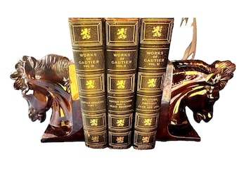 Par de sujetalibros de cerámica con forma de cabeza de caballo de mediados de siglo, estilo Western Bookcase Decor