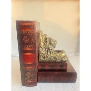Vintage LION BOOKEND Faux Books 7.75&quot;H x 7&quot; L x 5.75&quot;W Paper Maché Gold Gilded
