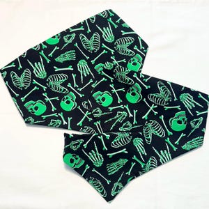 Glow in the Dark Skelette Halloween Haustier Bandana