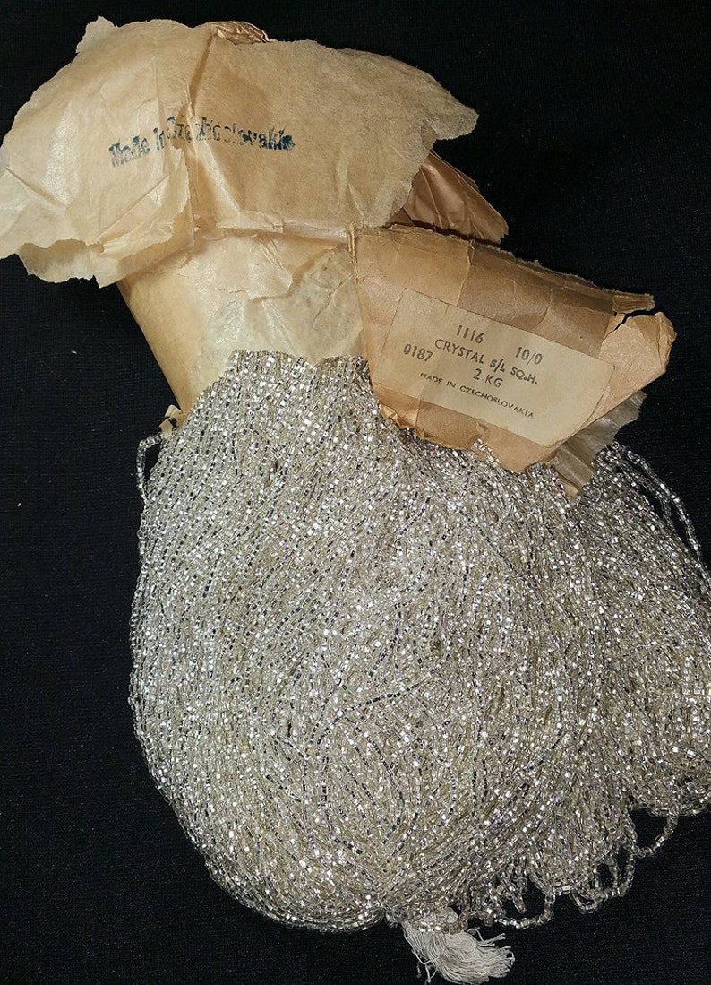 Vintage Silver Lined Size 10/0 Seed Beads 59 Gram 12 Strand Hank image 4
