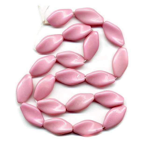 Vintage Pink Beads 18mm Rose Glass Twisted Ovals 20 Pcs. from beadbrats