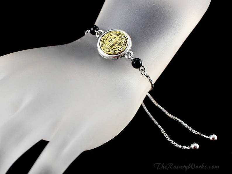 Pulsera devocional de San Benito Talla única Pulsera ajustable deslizante Latón sacramental Ónix negro Santo patrón católico imagen 5