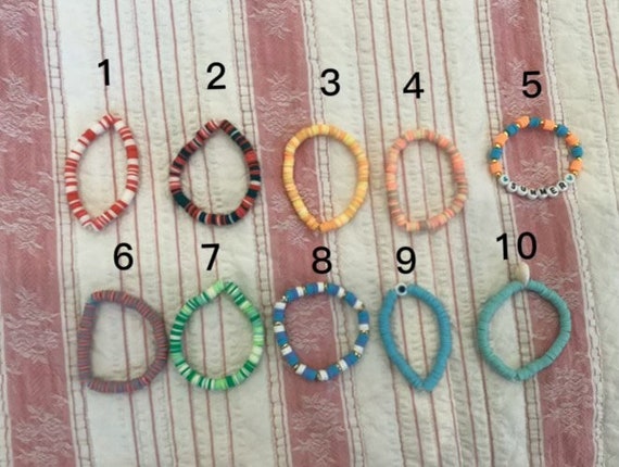100 Braccialetti Di Natale Impilabili Per Donna | Perline In Argilla Polimerica, Elastici, Tema Festivo | Regali Di Natale, Addobbi, Bomboniere - copertina