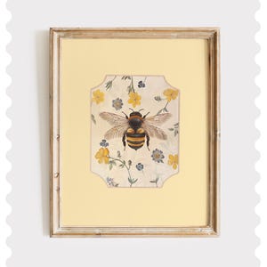 Botanical Bee Print – Cottagecore Wall Art, Yellow Floral Decor, Vintage Nature Digital Download, Garden Bee Aesthetic, Vertical Artwork