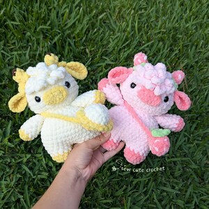 Crochet Highland Cow Plushie - Fruit themed handmade plush stuffed animal afbeelding 3