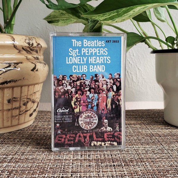 Vintage The Beatles Sgt. Peppers Lonely Hearts Club Band Cassette Tape, Capitol Records