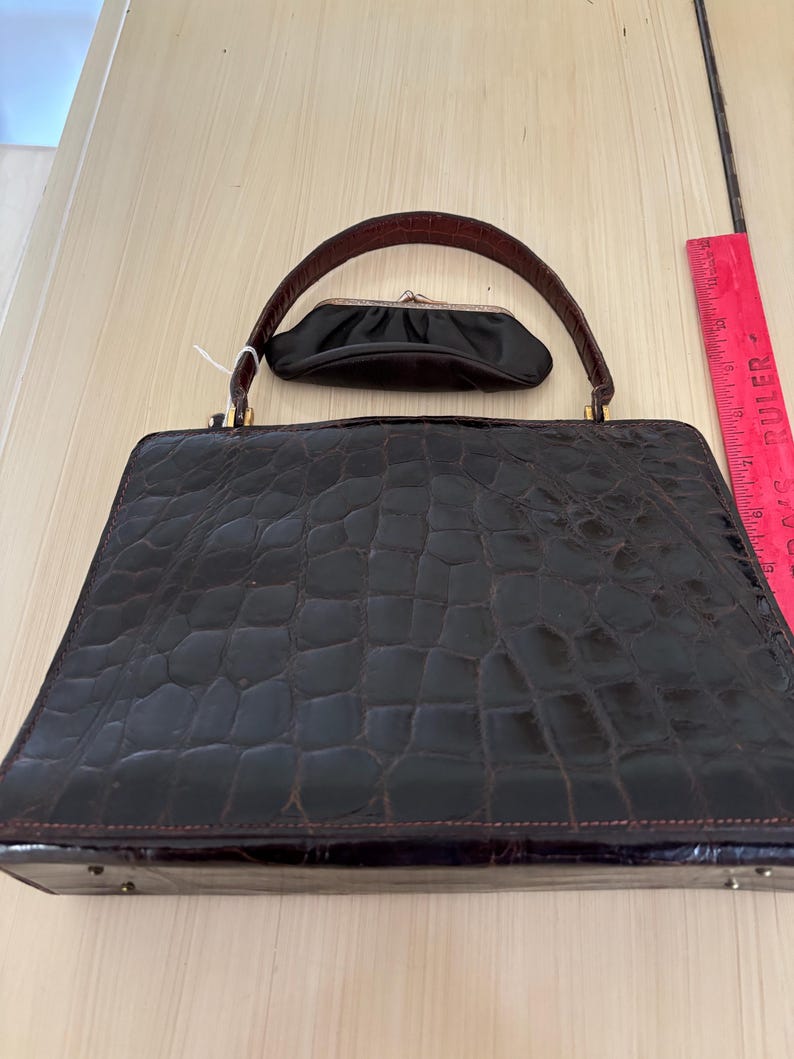 vintage 1960s brown alligator handbag Mayer New York gator bag purse