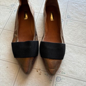 vintage women’s size 10M Halogen gold ish ballet flats