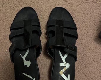 Anne Klein black wedge sandals size 8 1/2 M