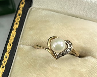 Vintage Pearl Heart Ring - 10k Gold and Diamond Accent Statement Ring, Vintage Rings for Women, June Birthstone Jewelry