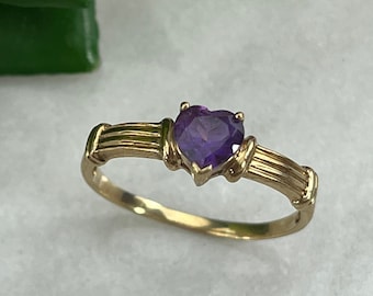 10k Gold and Amethyst Heart Ring - Birthstone Vintage Rings for Women Size 9 3/4