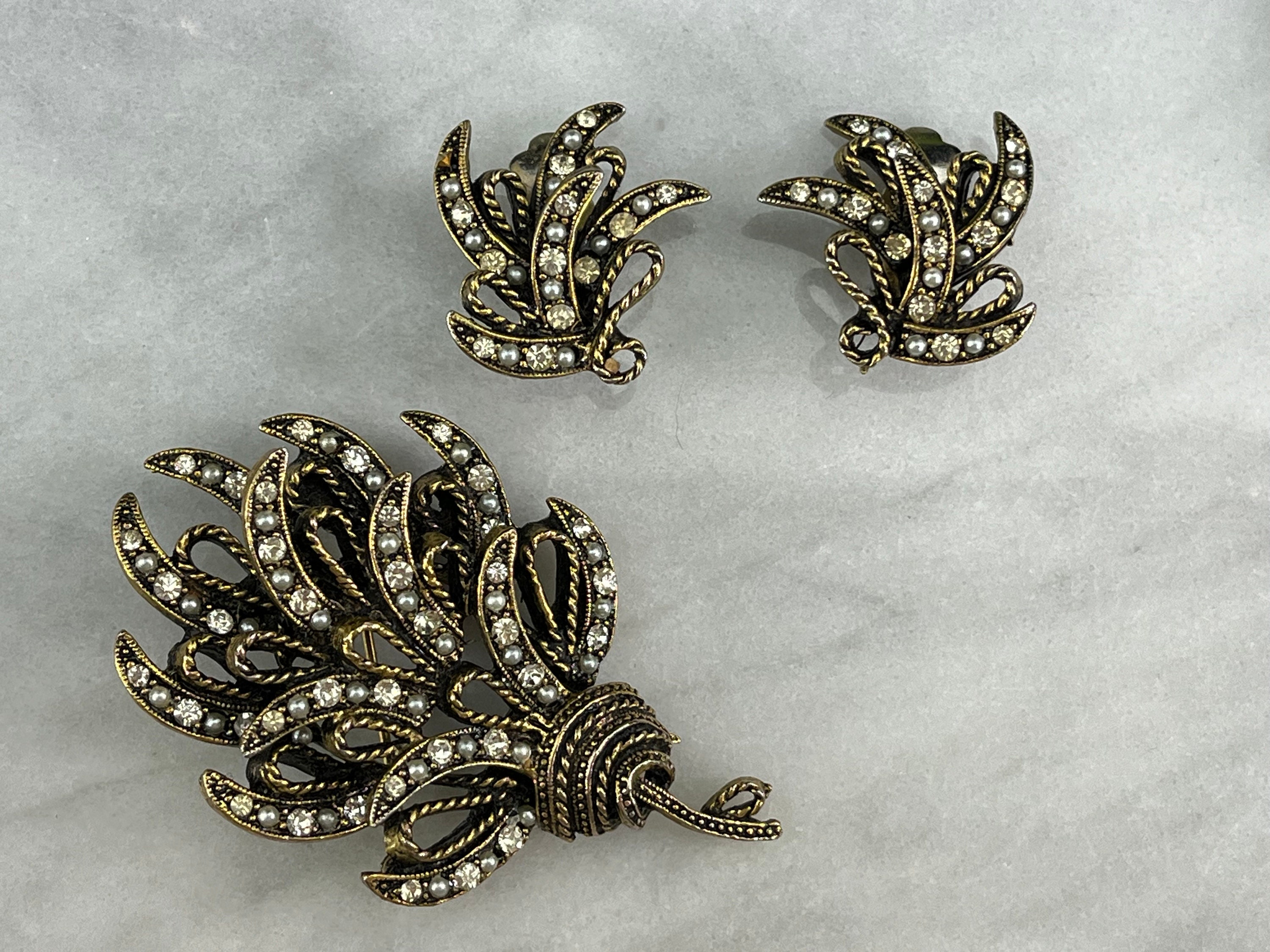 アクセサリー yae 3set vintage like brooch yae（ヤエ）の「3set vintage like brooch / ヴィンテージライク