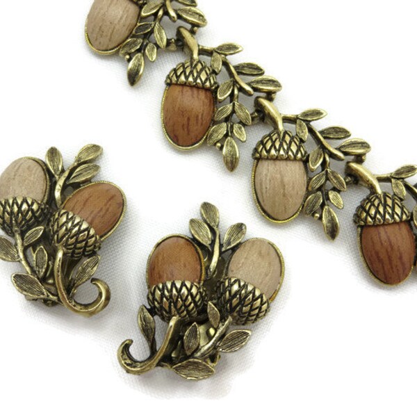 Acorn Necklace and Earring Jewelry Set - Coro, Thermoset, 1950s 1960s, Costume Jewelry Knotts Berry Farm Exclusive