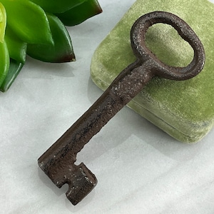 Vintage Cast Iron Skeleton Key - Large Antique Style Key