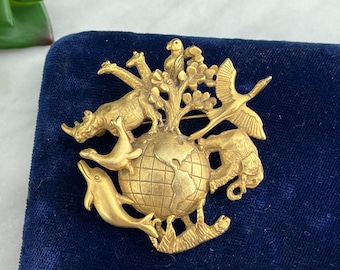 Vintage Gold Tone Animals of the World Costume Jewelry Brooch - AJC