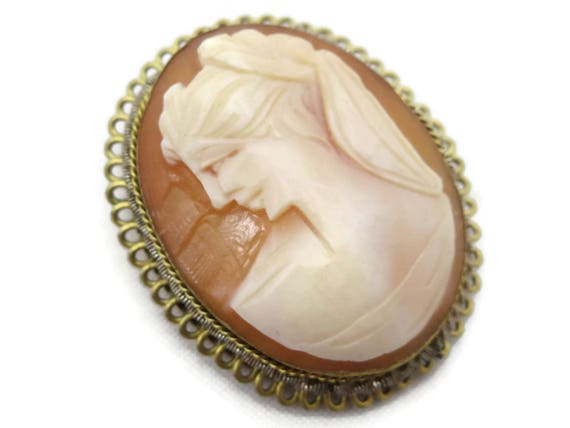 Vintage Cameo Brooch Pendant - Cameo Carved Shell - image 7