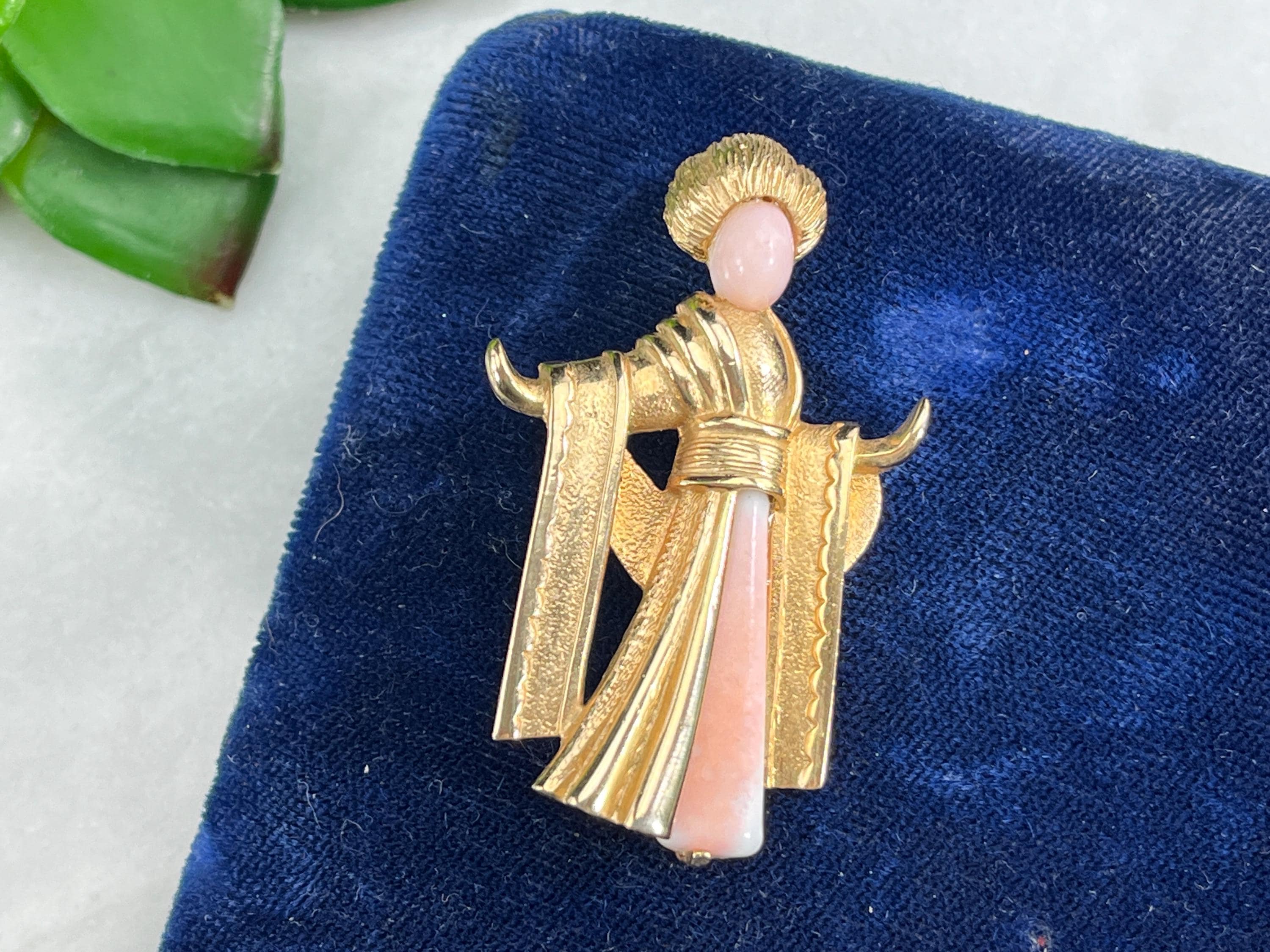 Unsigned hattie carnegie brooch - Etsy 日本