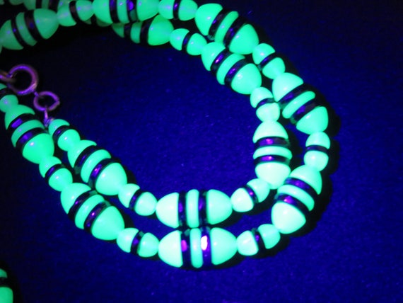 Vintage Art Deco Necklace - Czech Uranium Glass B… - image 1