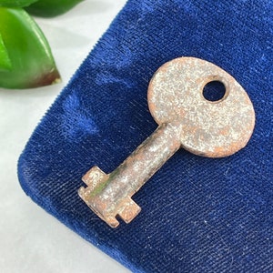 Antique Skeleton Key - Cast Metal Steel, Rusty