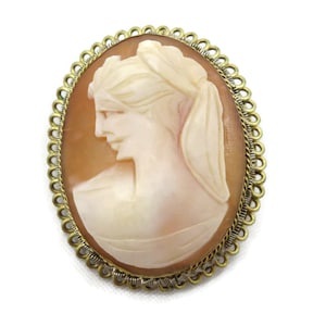 Vintage Cameo Brooch Pendant - Cameo Carved Shell