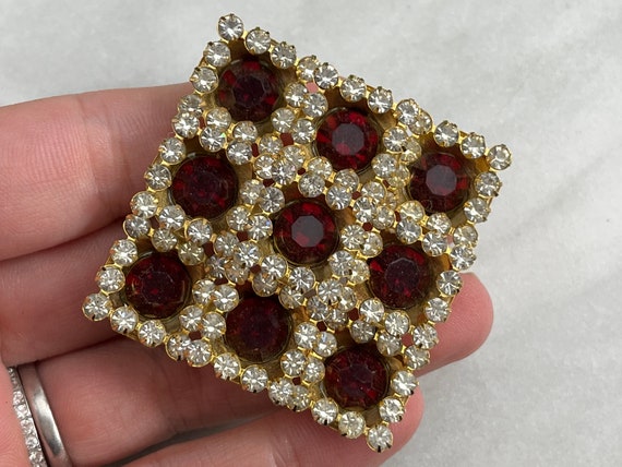 Red Rhinestone Brooch - Mid Century Costume Jewel… - image 5