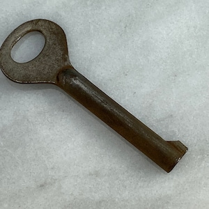 Antique Skeleton Key - Cast Metal Steel, Silver Tone