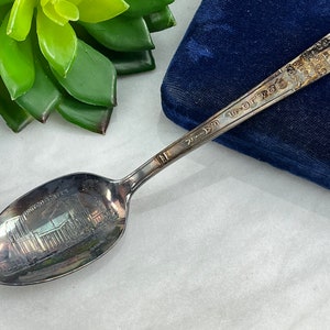 Vintage Collector Souvenir Spoon - 1939 World&#39;s Fair, Rogers Silver Plate United States Government Building