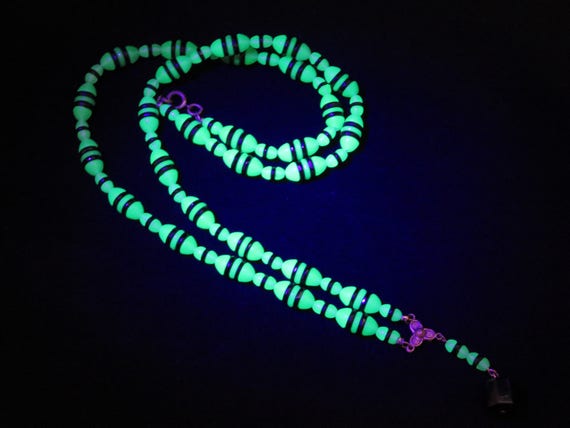 Vintage Art Deco Necklace - Czech Uranium Glass B… - image 3