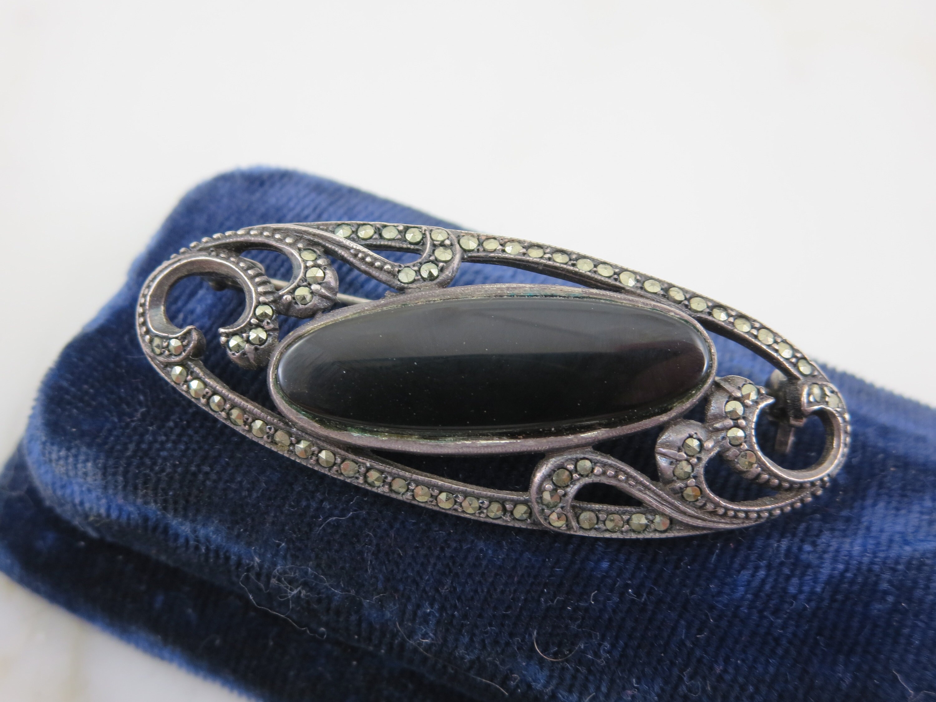 スターリングマーカサイトオニキスブローチ - エステートジュエリー