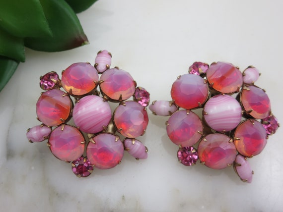 Authentic Vintage Beautiful Stunning Pink And Red Rhinestone Large Clip On Earring