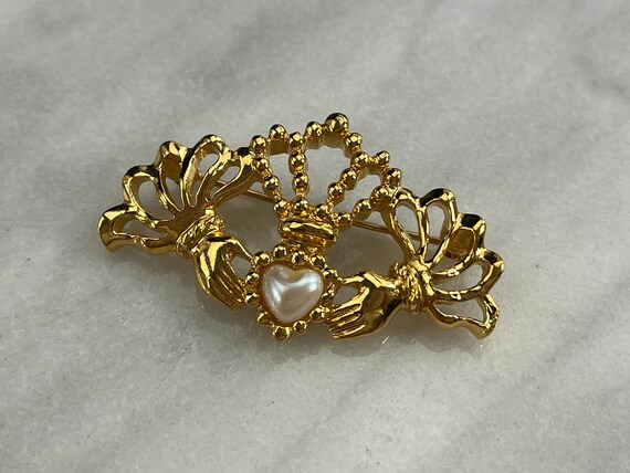 Costume Jewelry Claddagh Brooch with Faux Pearl H… - image 3