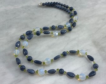 Collier Ancien Perles De Verre Bleu Opaline - Taille Variable - Vintage