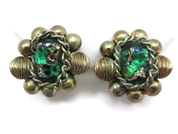 Vintage Earrings Clip Collection 7 Pairs Japan Hong Kong  Vintage green costume glass bead clip earrings display picture 1