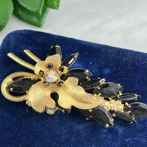 Costume Jewelry Rhinestone Brooch - DeLizza & Elster Juliana Brooch 1960s