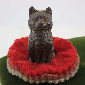 アンティークビクトリア朝の猫用ペンワイプ - 鋳物とフェルトの置物