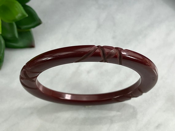 Carved Bakelite Bangle Bracelet - Dark Brick Red,… - image 5