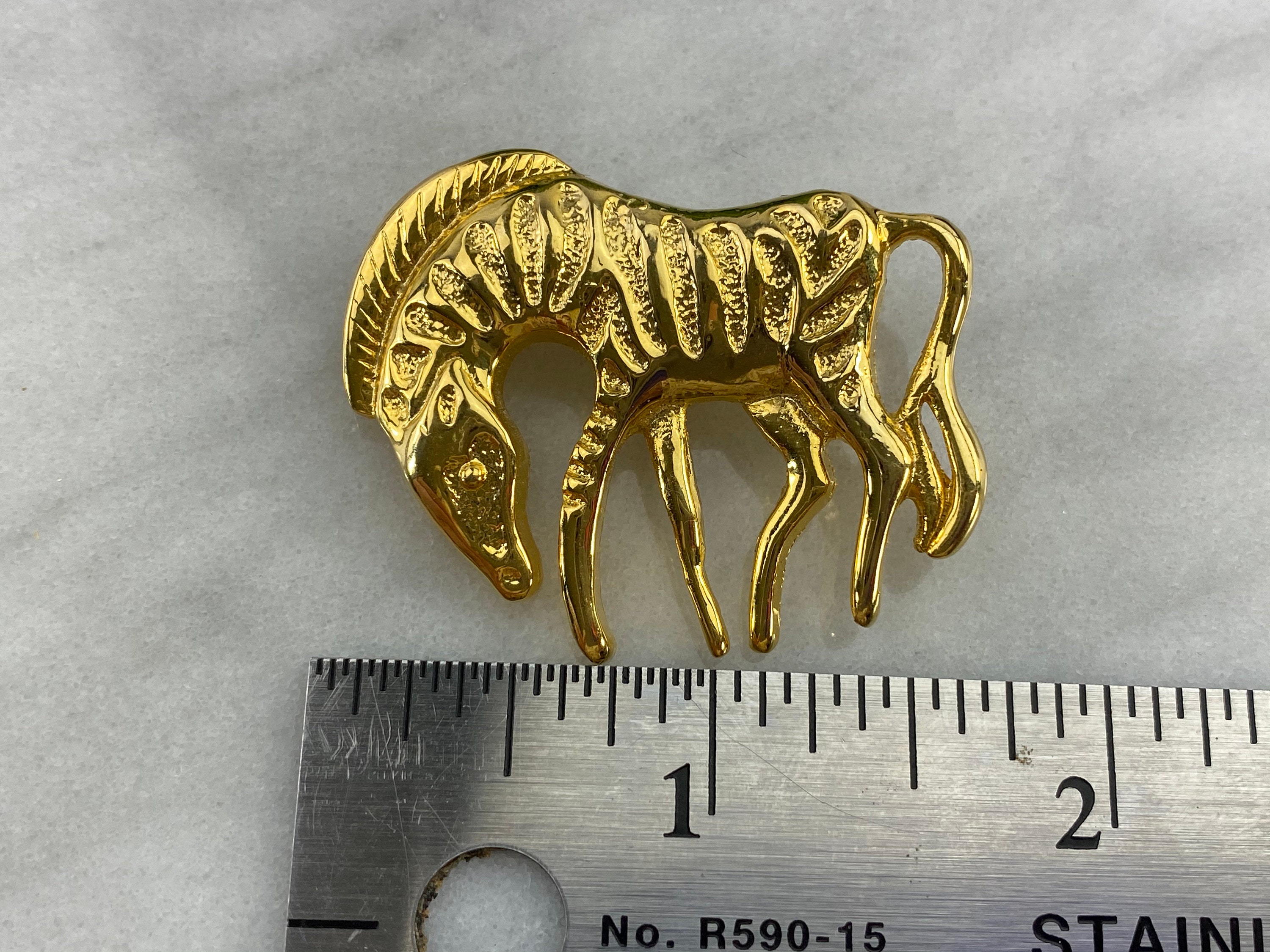 Broche Vintage Zèbre Ajourée Dorée - Bijou Ancien Français, Occasion, Superbe état