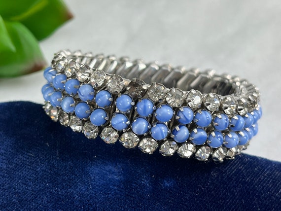 最新 Vintage Clear Rhinestone and Blue Satin Glass Bracelet 小物