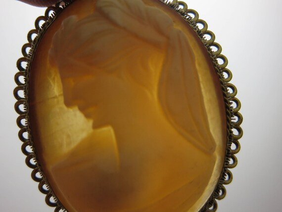 Vintage Cameo Brooch Pendant - Cameo Carved Shell - image 3