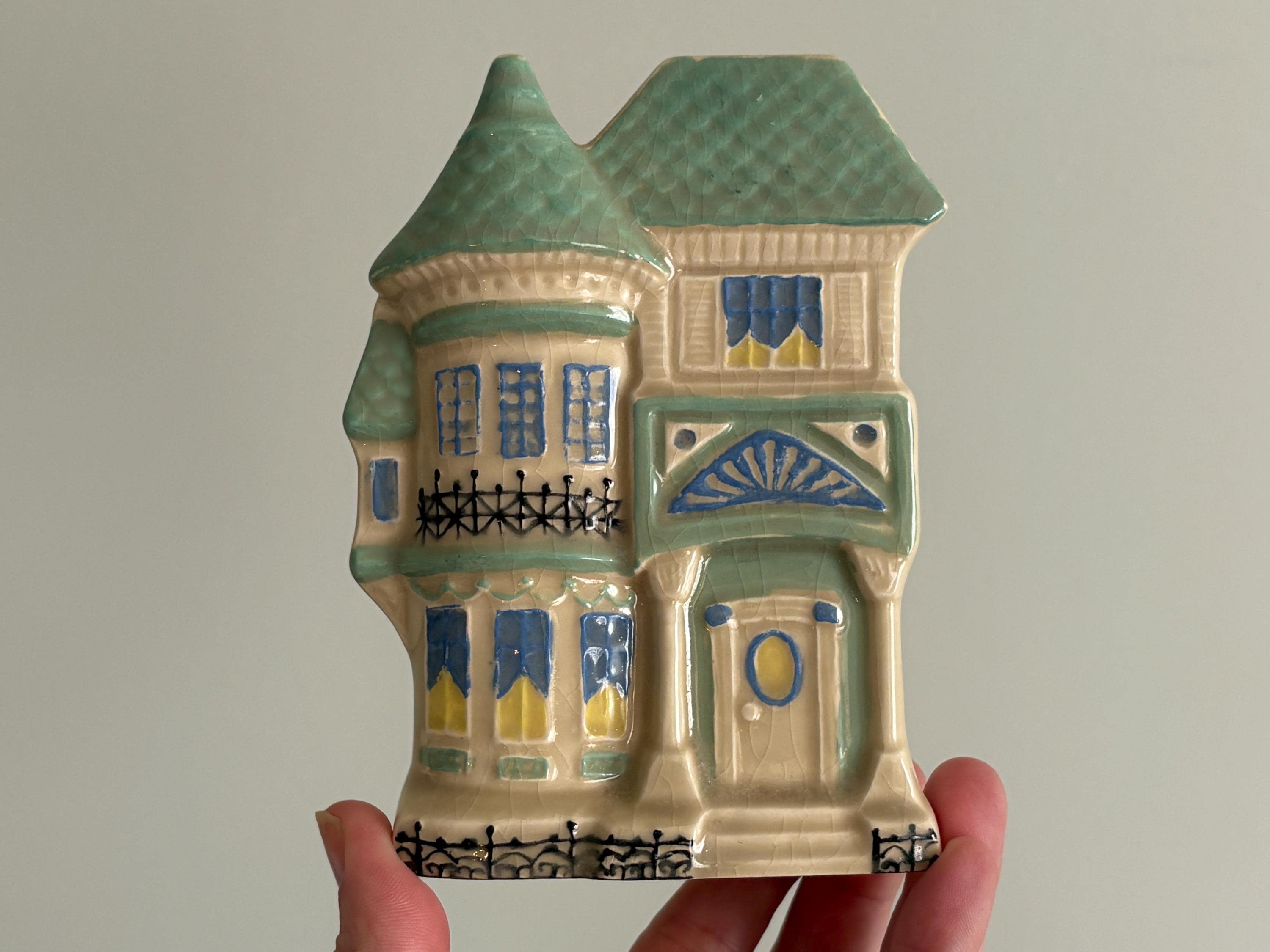 Vintage Ceramic Victorian Row House Wall Pocket - Cottagecore Kitchen Decor