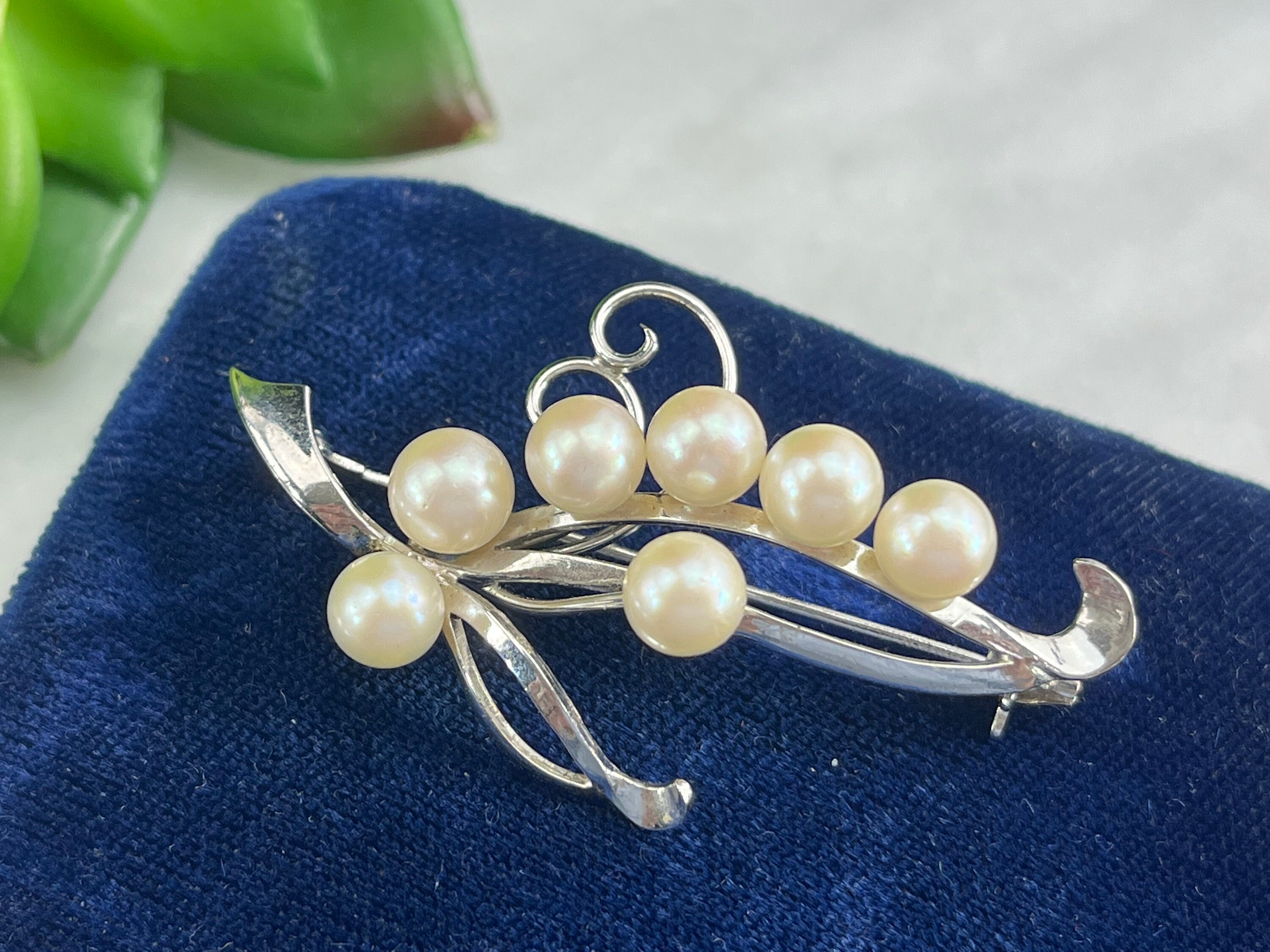 1950s Vintage Lily Flower Brooch Faux Pearl Crystal