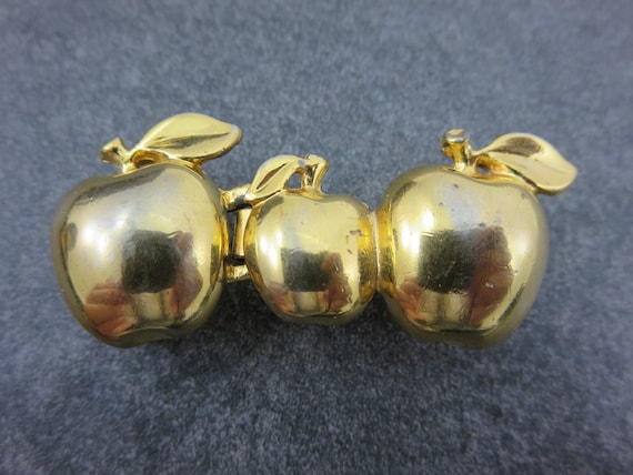 Apples Gold Tone Belt Buckle - Accessories Design… - image 1