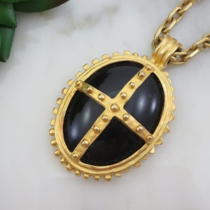 Vintage Karl Lagerfeld Pendant Necklace – Black Glass & Gold Tone