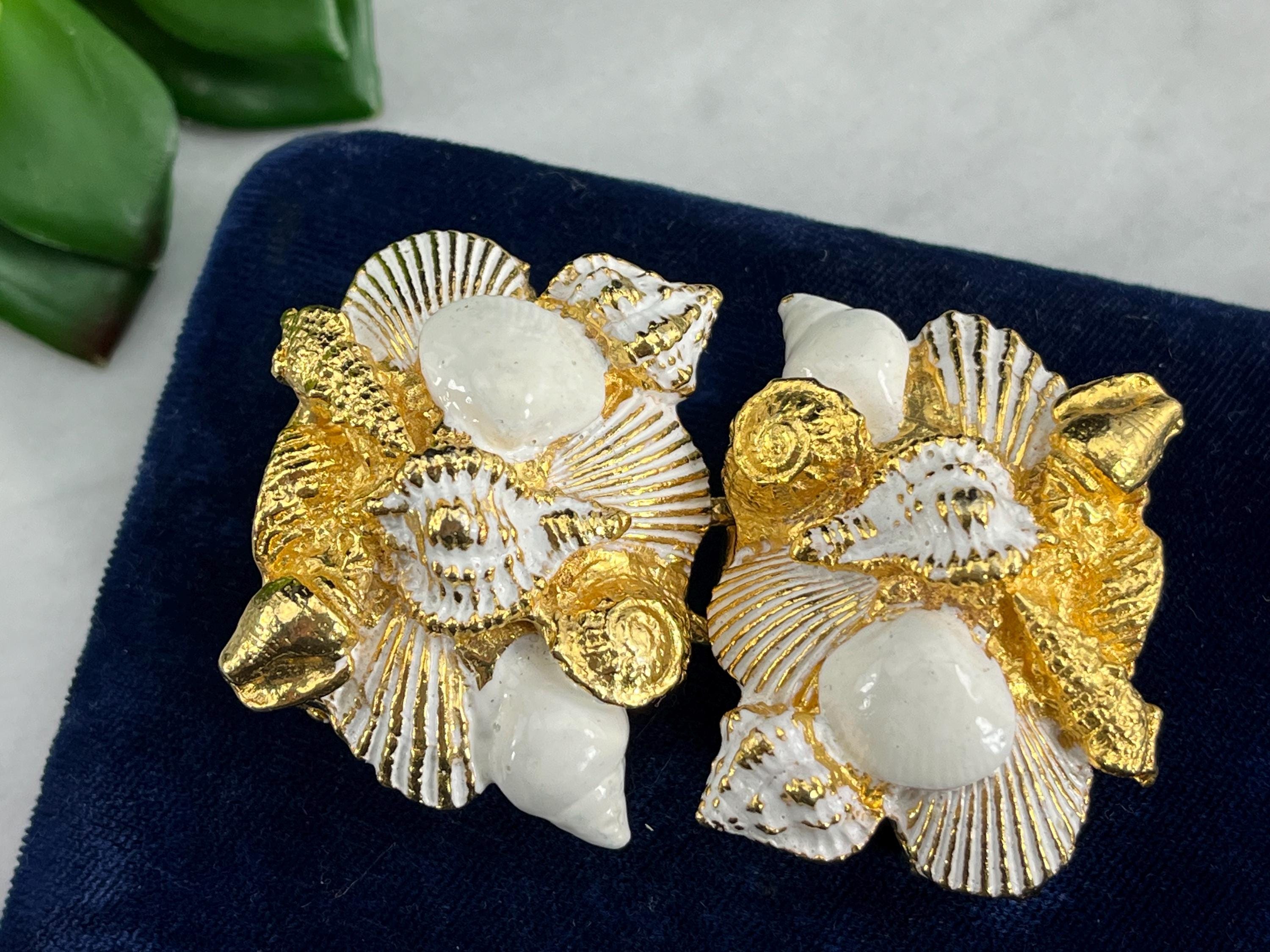 Mimi D seashell belt buckle Mimi Di N Gold Tone Vintage Signed 1 Piece Seashell Cinch  main image 2